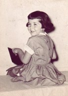 Roz-child-reading[1]